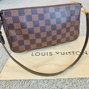 Louis Vuitton Pochette
